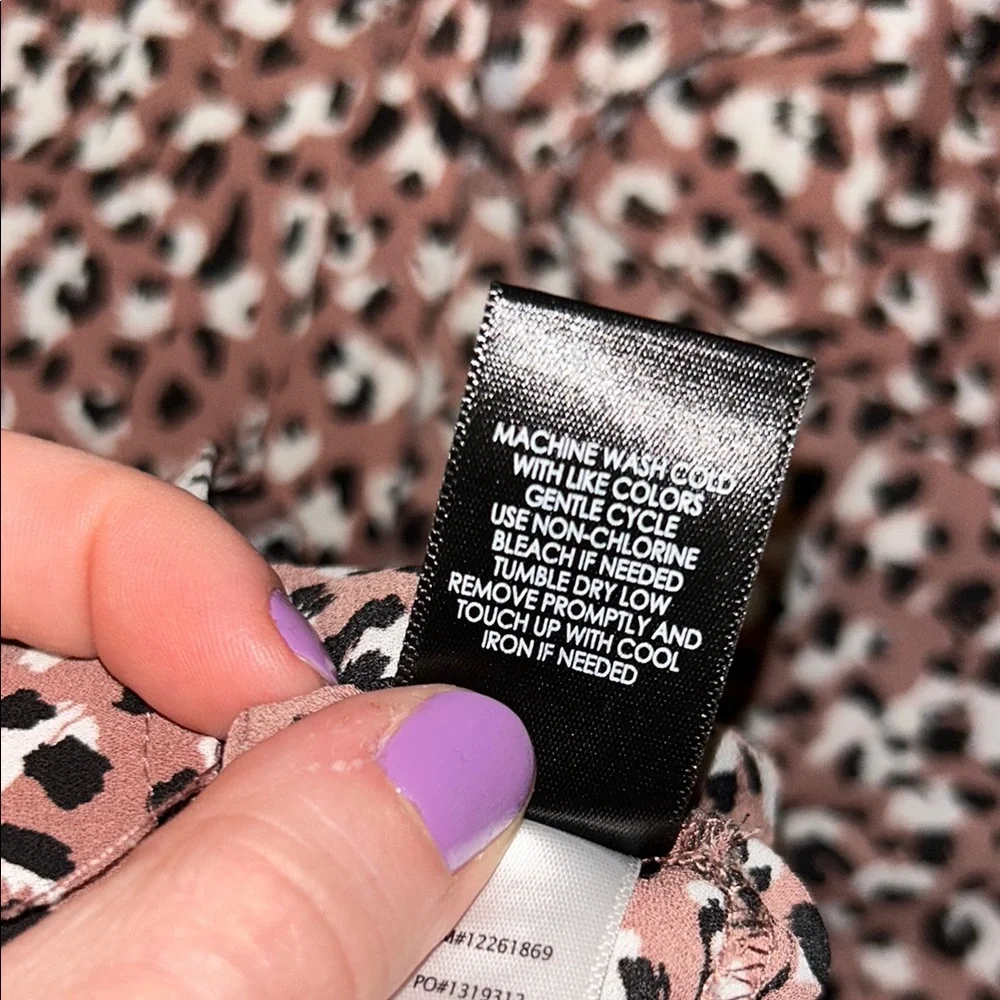 Leopard Print Sleeveless Top - Picture 7 of 7